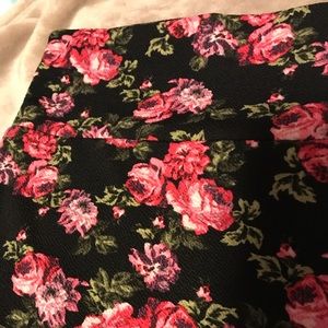 LuLaRoe L Cassie NWOT 🌹